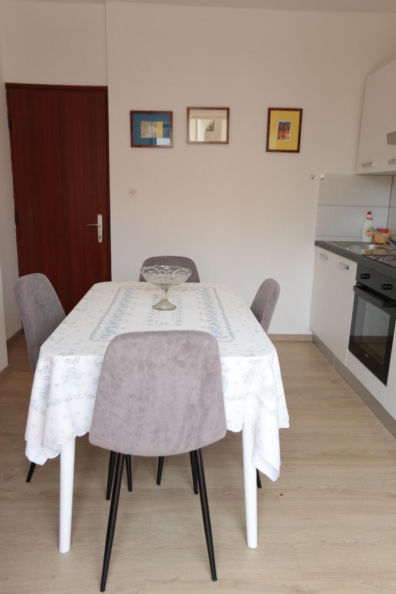Apartment Kuca Luciana