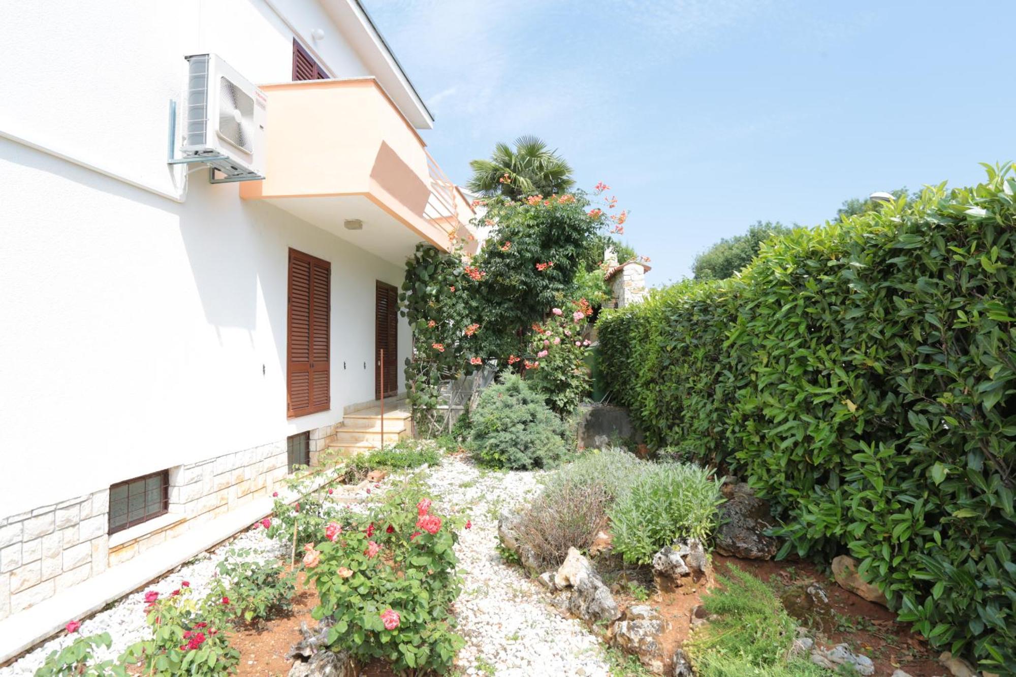 Apartment Kuca Luciana
