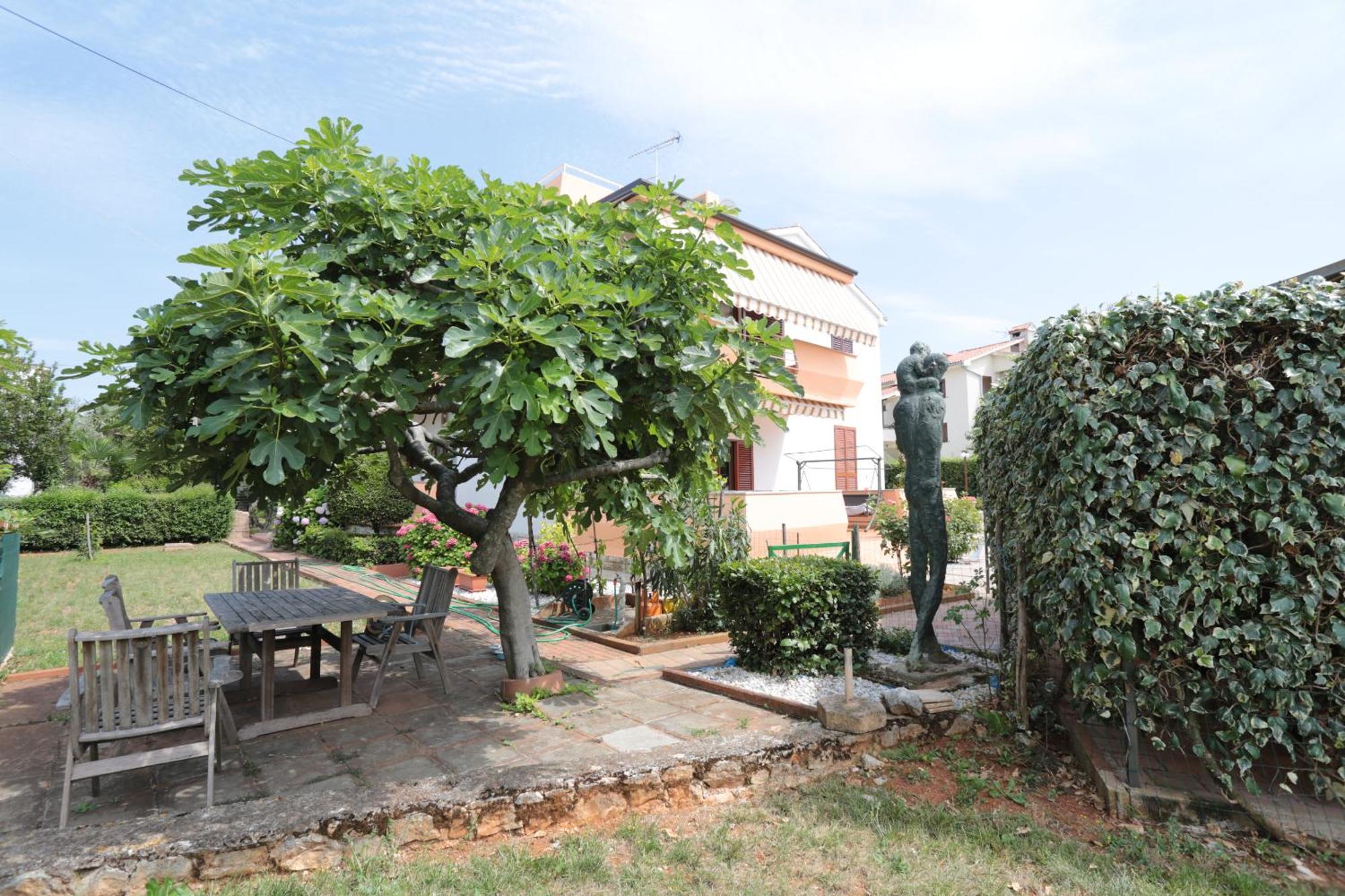 Apartment Kuca Luciana