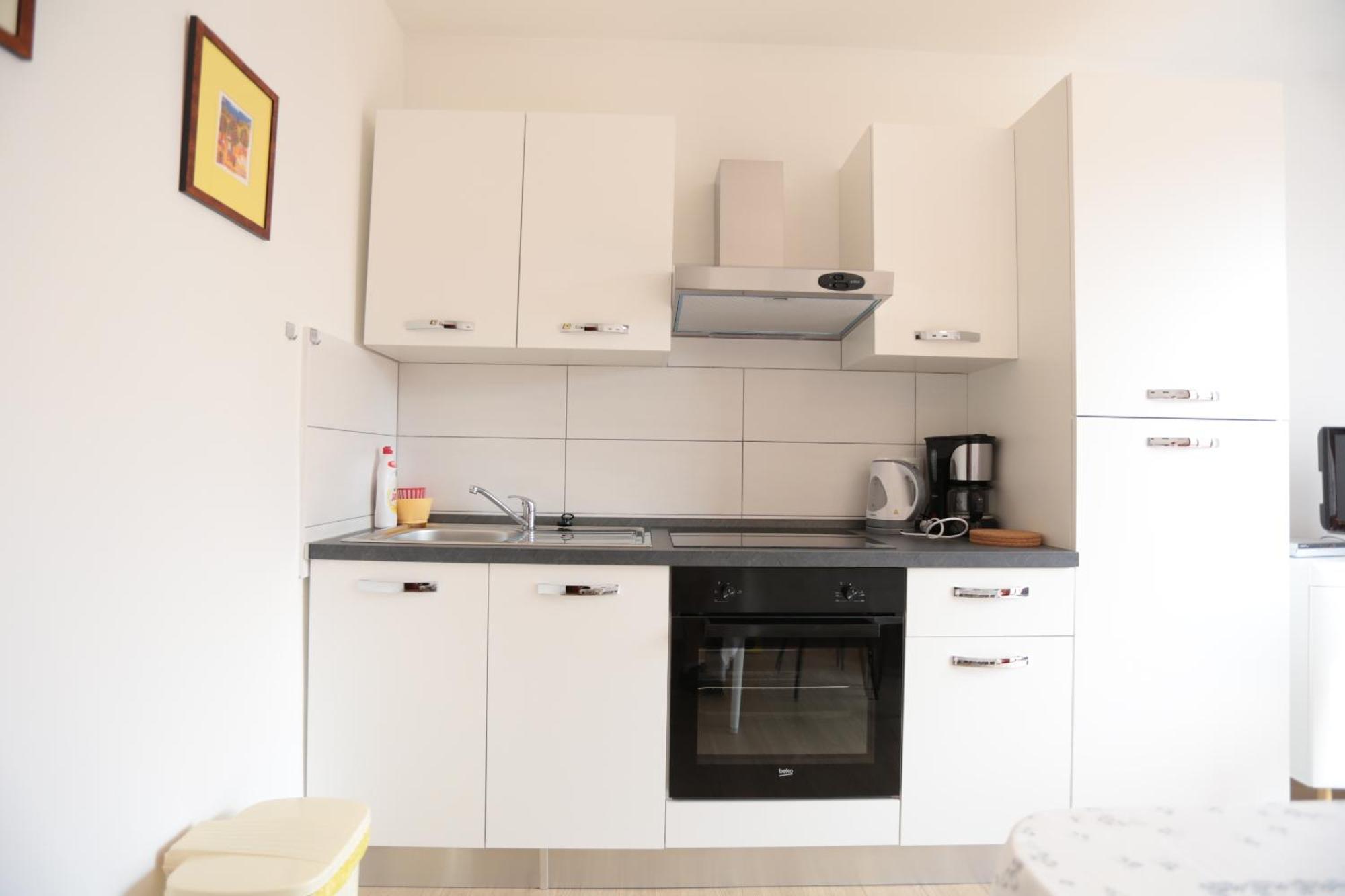 Apartment Kuca Luciana *